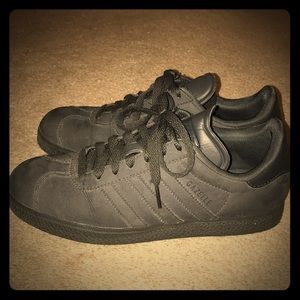 RARE Adidas Gazelle Sneakers Dark Grey Black Sz 7